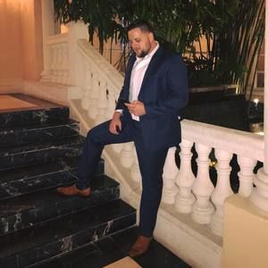 Meet your Posher, Moises